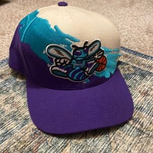Charlotte hornets vintage snapback one-size-fits-all